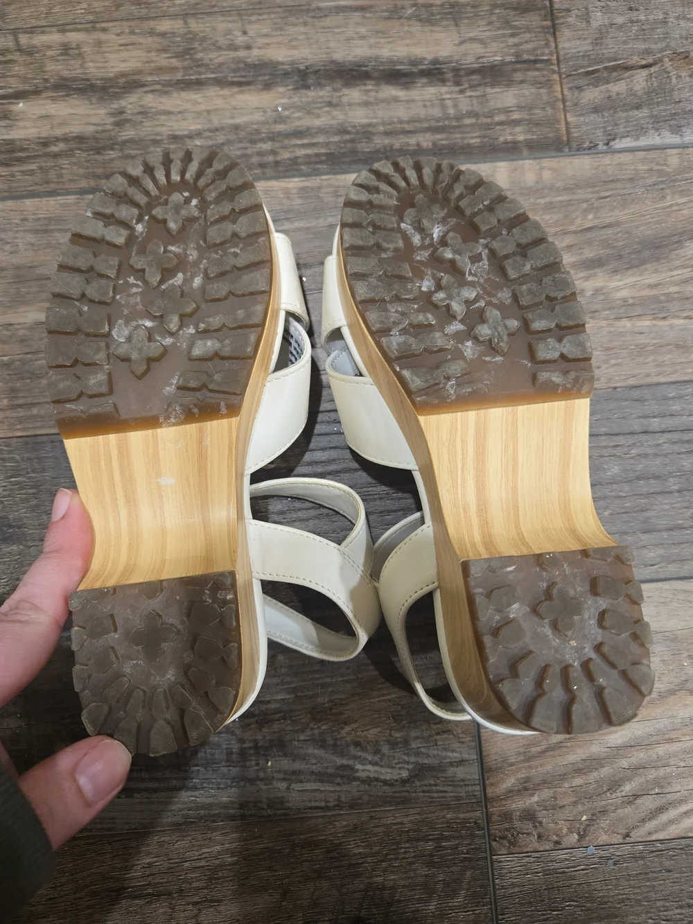 SO Girls Size 13 Ivory Cross-Strap Ankle Buckle Sandals